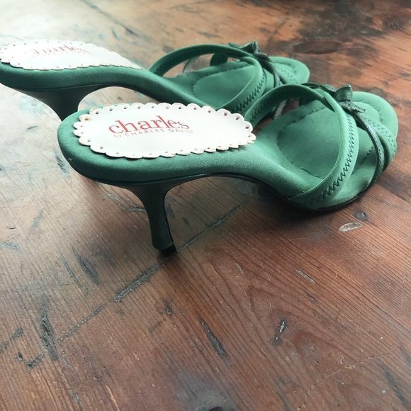 Charles David Leaf Green Slide Sandals Size 6.5 B NEW - Picture 2 of 5